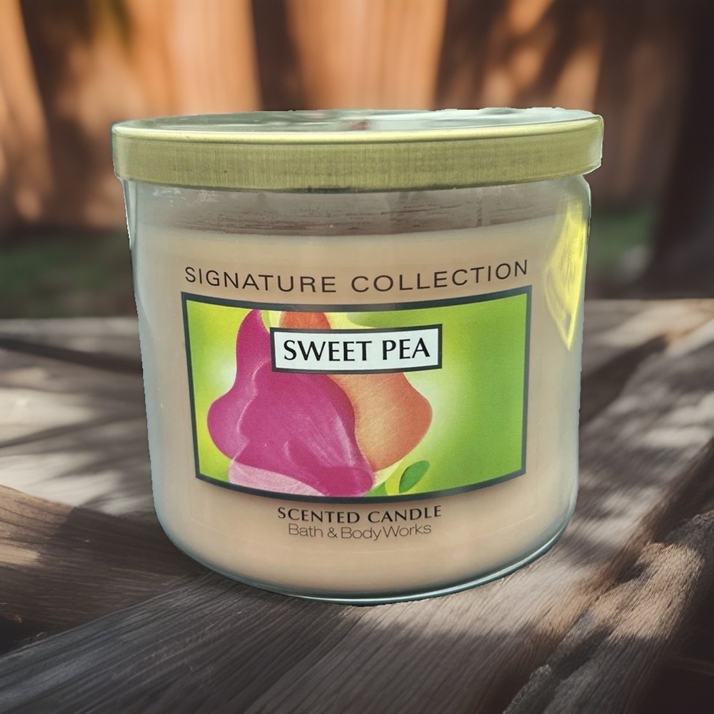 Bath & Body Works Signature Collection Slatkin & Co SWEET PEA 3-Wick Candle New